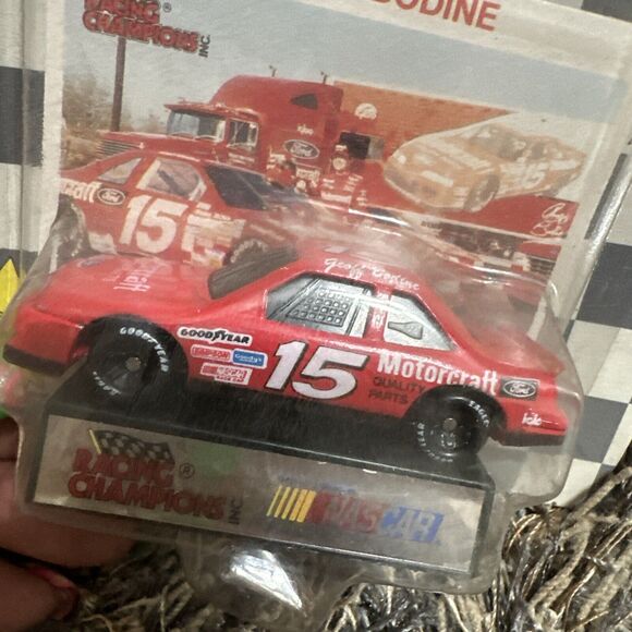 1991 Racing Champions 1/64 Geoff Bodine #15 Motorcraft Ford Thunderbird no bars - Picture 4 of 4